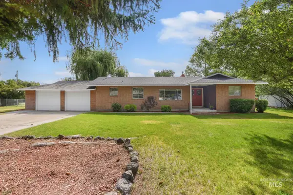 806 Illinois St, Gooding, ID 83330