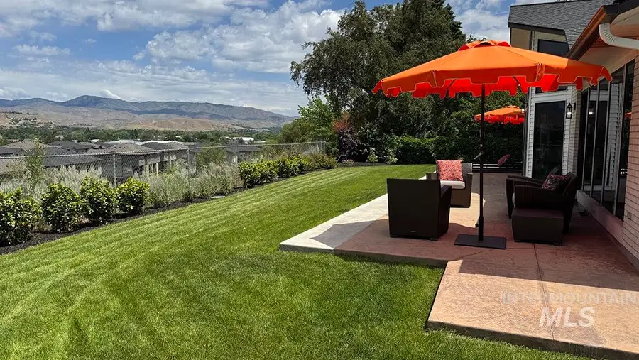 4242 N Mountain View Dr, Boise, ID 83704 - #2