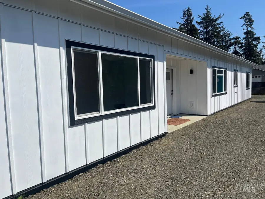 1306 Melbourne Court, Westport, WA 98595 - #2