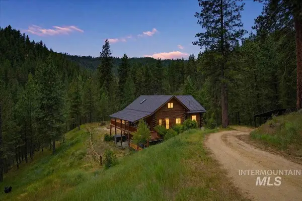 31 Meadow Ln, Boise, ID 83716