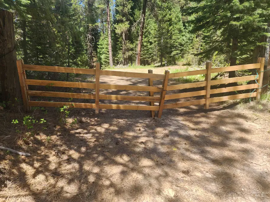 9544 Packer John Rd, Cascade, ID 83611 - #2