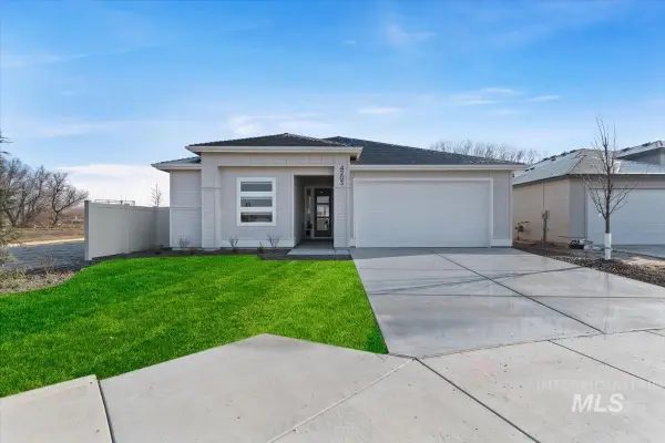 882 S Contusion Ave, Nampa, ID 83687
