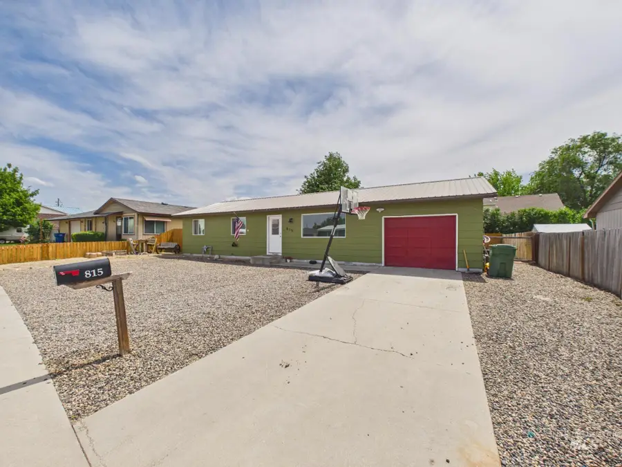 815 NW 2nd St, Fruitland, ID 83619 - #2