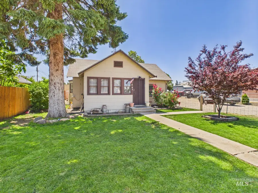 403 E 4th, Emmett, ID 83617 - #3