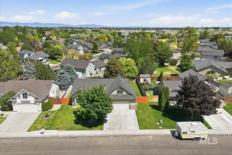 208 S Blue Heron Way, Nampa, ID 83687 - #2
