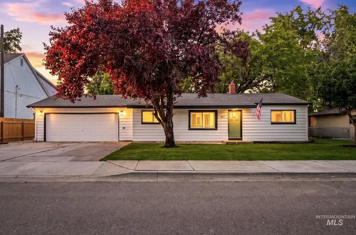 847 W Pine Ave, Meridian, ID 83642 - #1