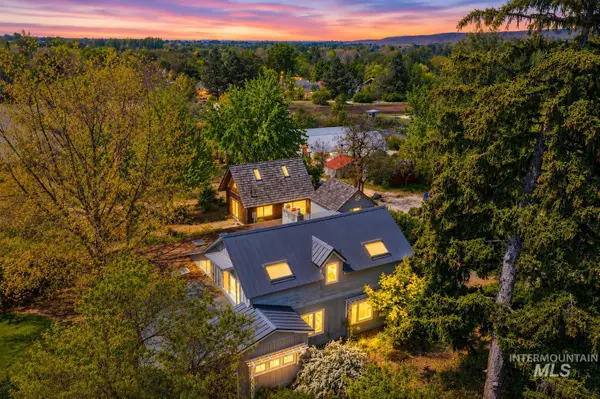 5205 W Hill Rd, Boise, ID 83703