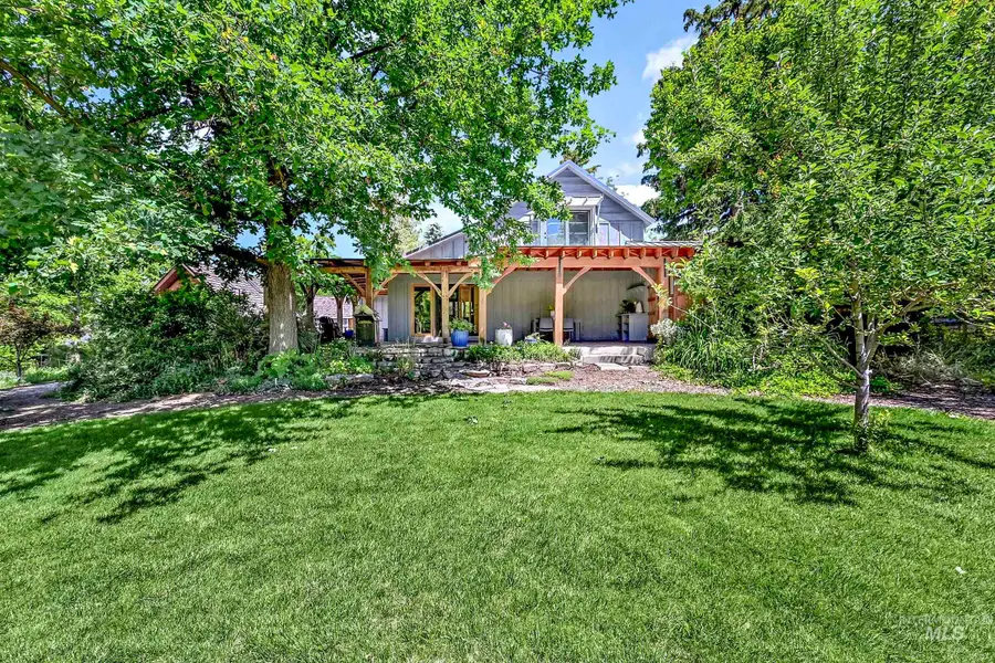5205 W Hill Rd, Boise, ID 83703 - #3