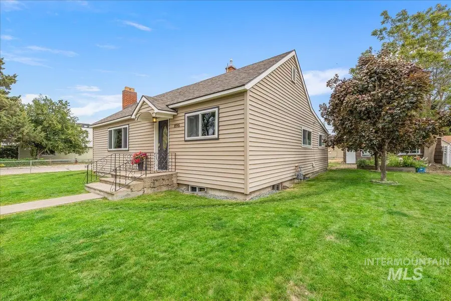 896 N 30th St, Boise, ID 83702 - #3