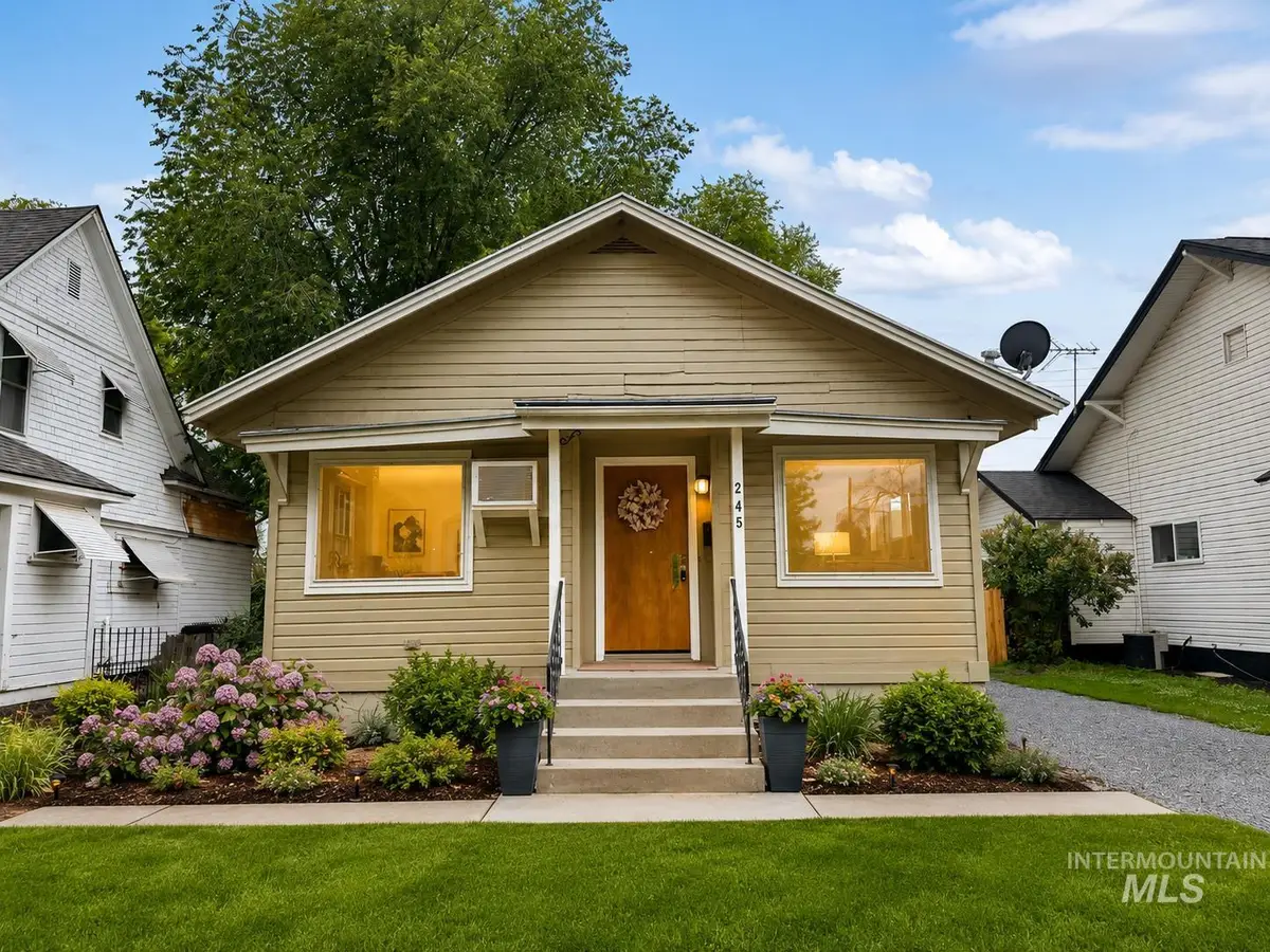 245 W Court, Weiser, ID 83672 - #1