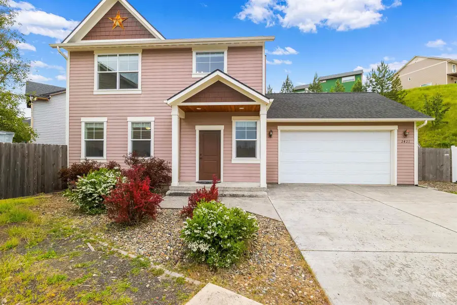 2421 White Ave, Moscow, ID 83843 - #2