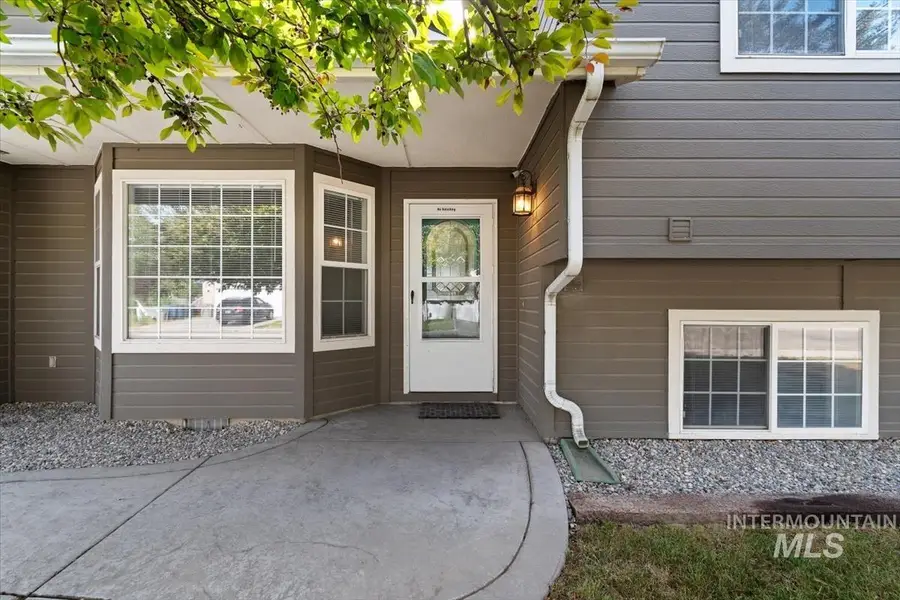 4660 N Joann Pl, Boise, ID 83704 - #3