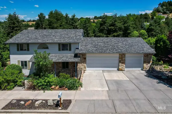 1982 E Roanoke Dr, Boise, ID 83712