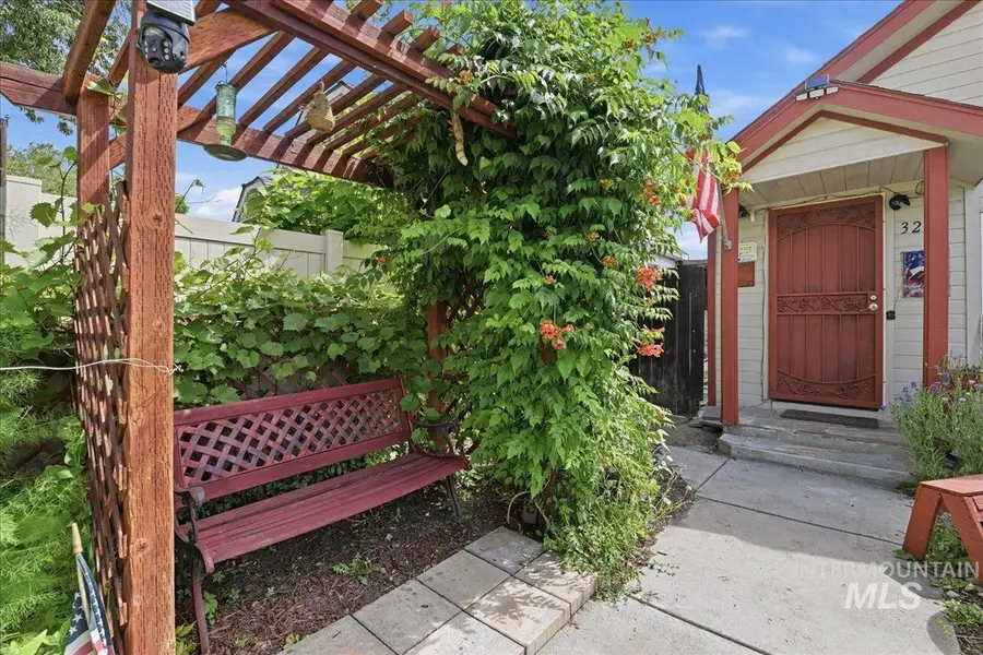 320 N Boise Ave, Emmett, ID 83617 - #2