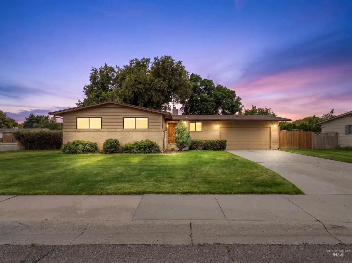 3841 N Sheringham Dr, Boise, ID 83704 - #1