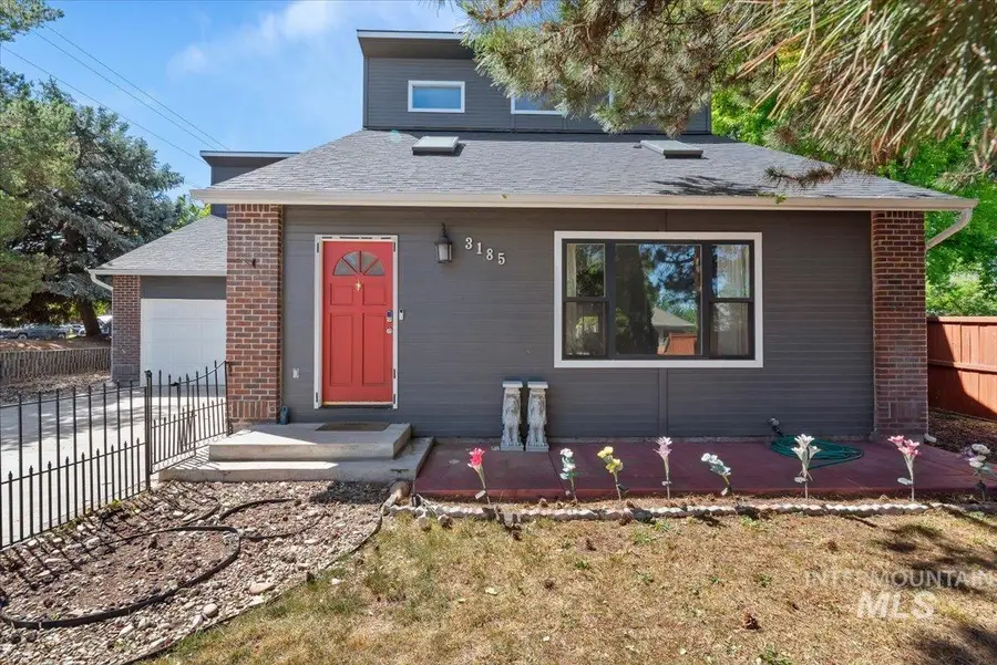 3185 E Springwood Dr, Meridian, ID 83642 - #2