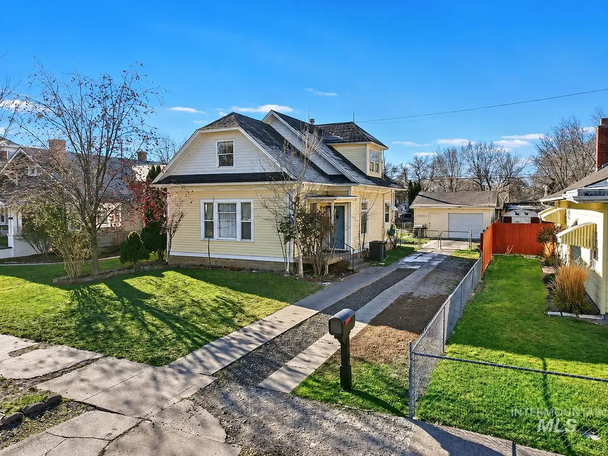 242 8th Ave E, Twin Falls, ID 83301 - #1