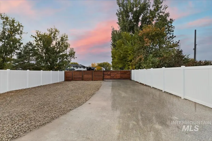 1417 N Kcid Rd, Caldwell, ID 83605 - #2