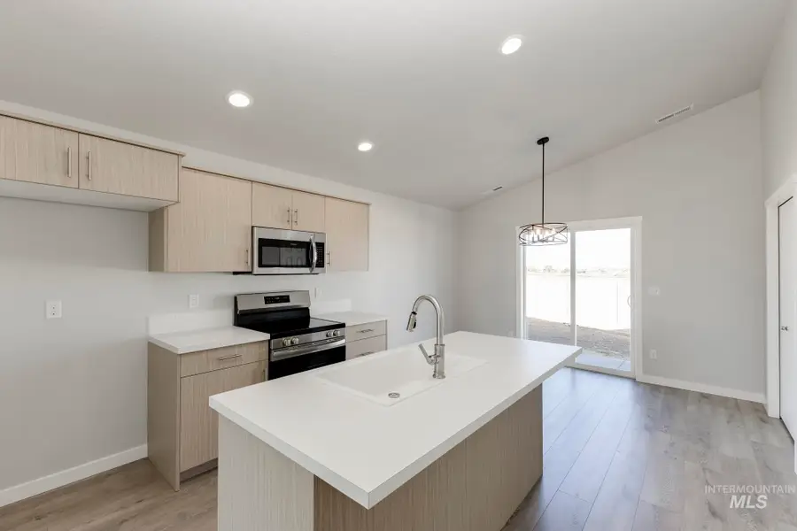 227 W 17th Ave, Jerome, ID 83338 - #3