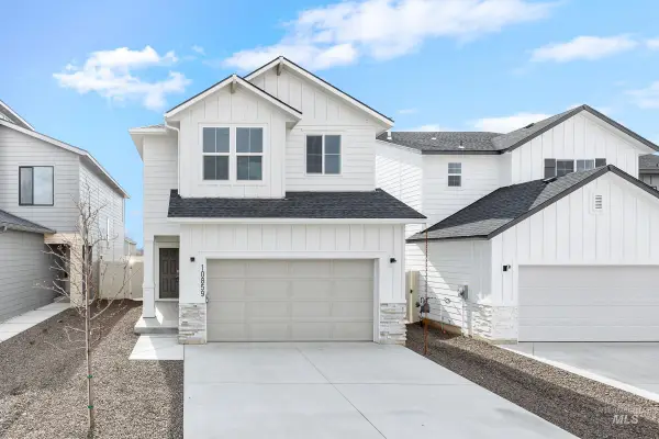 952 Thunderbolt St, Mountain Home, ID 83647