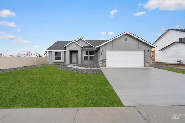 7031 E Marble Springs Dr, Nampa, ID 83687