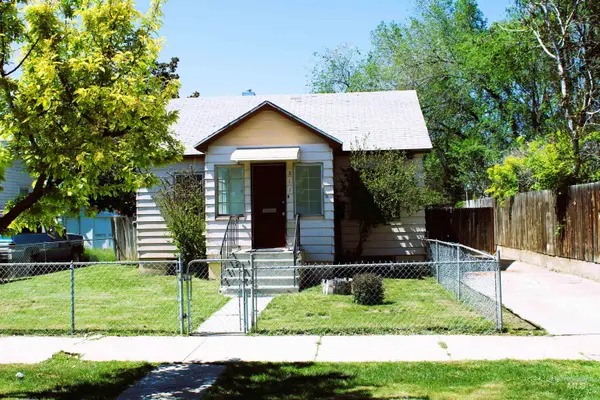 811 S 15th Ave, Nampa, ID 83651