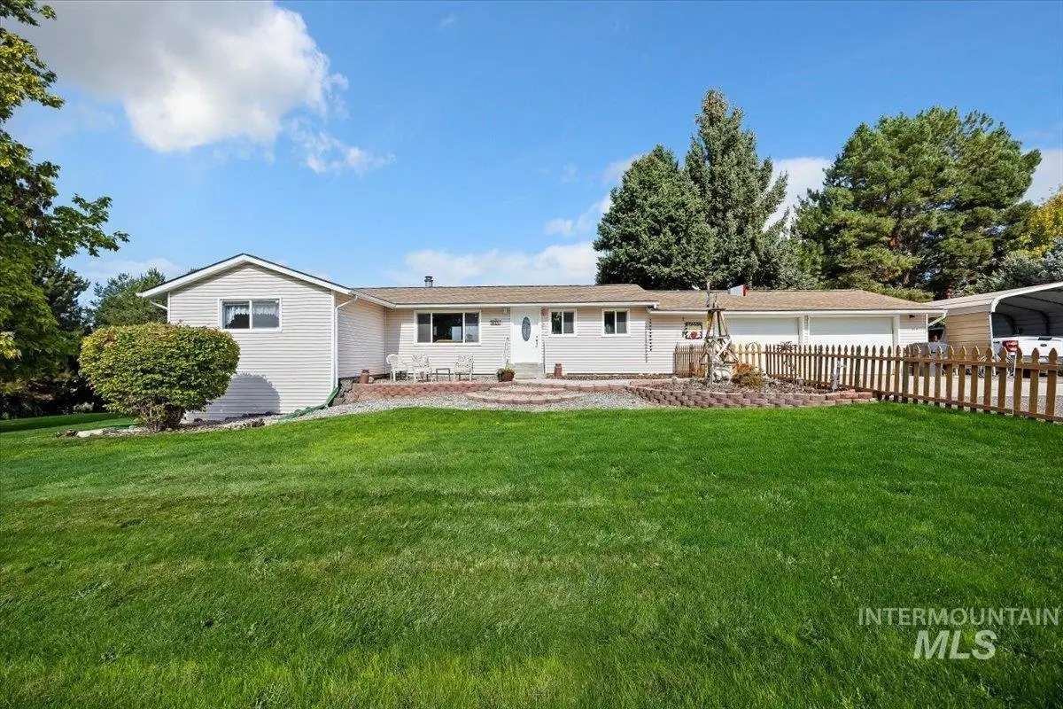 982 A E 2700 S, Hagerman, ID 83332 - #1