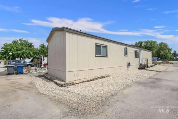 8140 N Andy Ln, Garden City, ID 83714