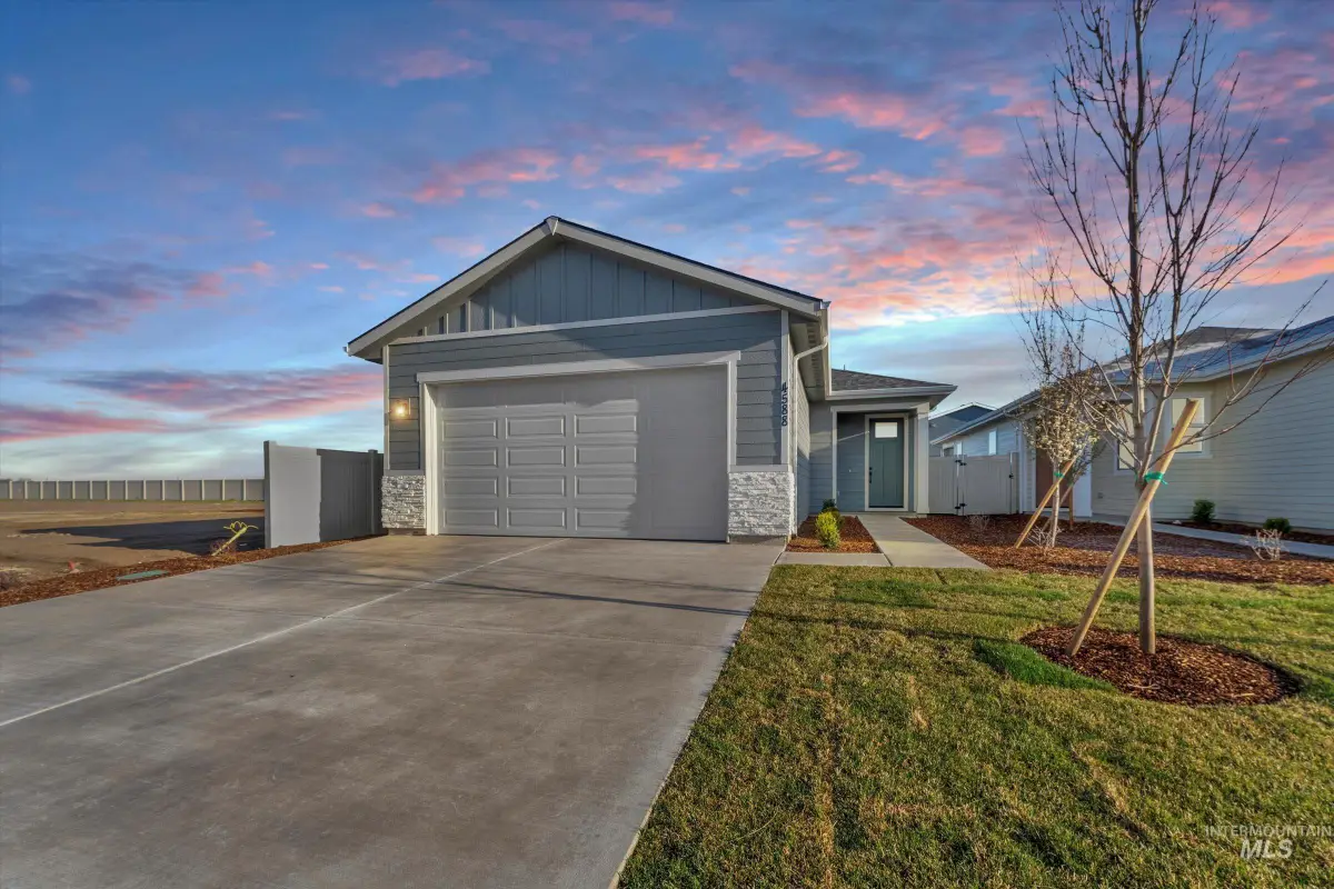 4614 W Quarterhorse Dr, Meridian, ID 83642 - #1