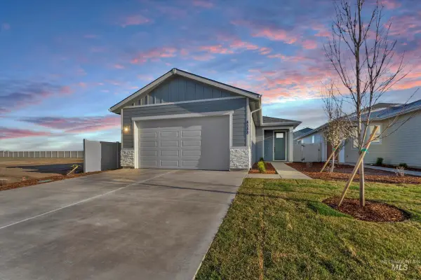 4614 W Quarterhorse Dr, Meridian, ID 83642