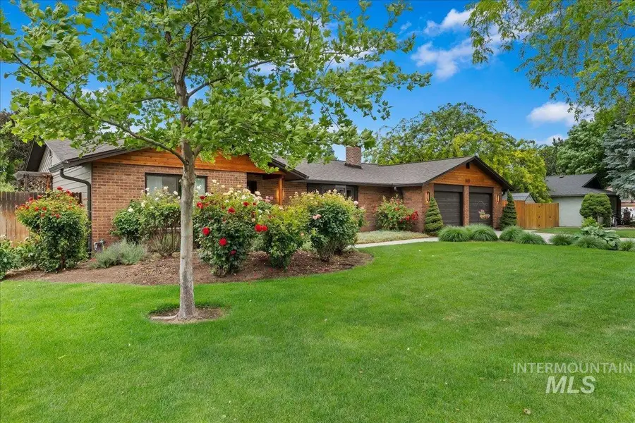 3022 E Springwood Dr, Meridian, ID 83642 - #3