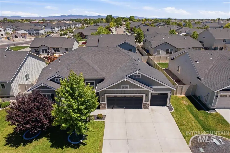 1111 Fishertown Ave, Caldwell, ID 83605 - #2