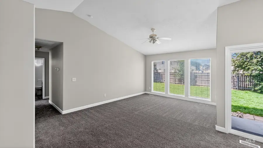 1315 N Cathy Ave, Meridian, ID 83642 - #2