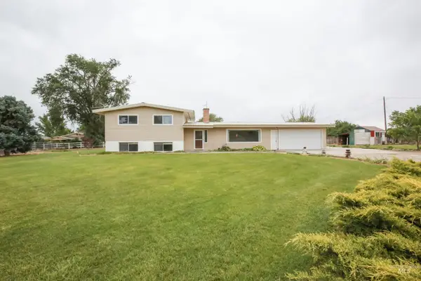 2411 Sunset Drive, Ontario, OR 97914