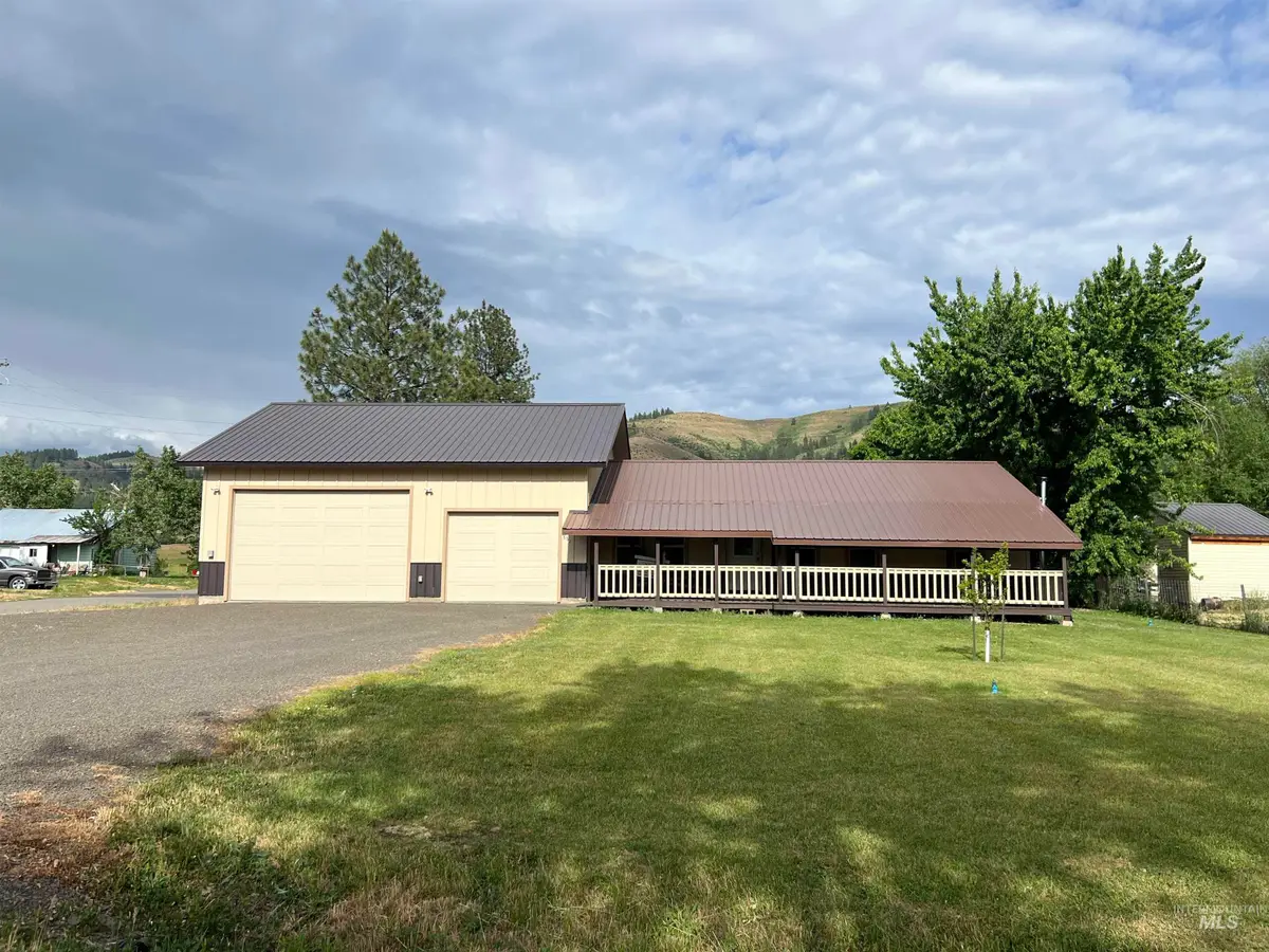 305 1/2 Clarendon, Council, ID 83612 - #1