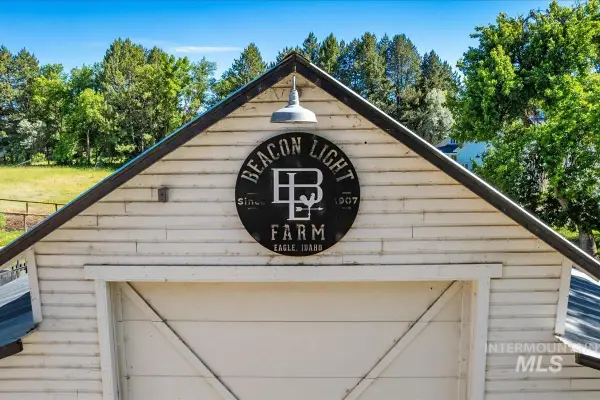 1825 W Beacon Light Rd, Eagle, ID 83616