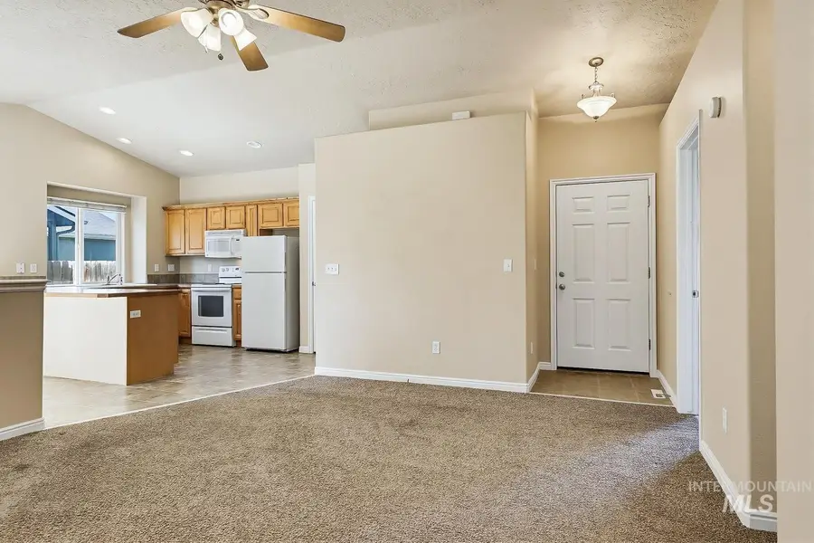814 Sioux Ave, Emmett, ID 83617 - #3