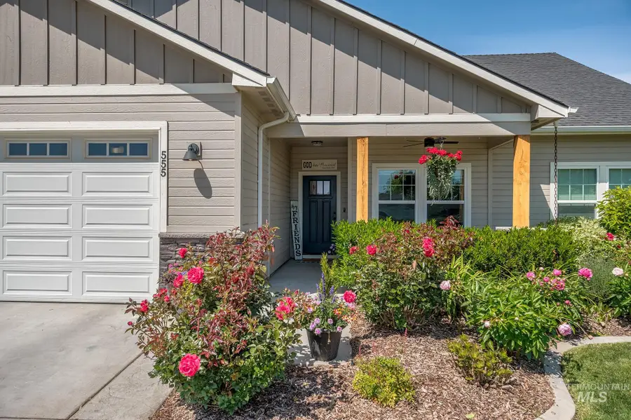 555 Syringa Falls Ct, Fruitland, ID 83619 - #2