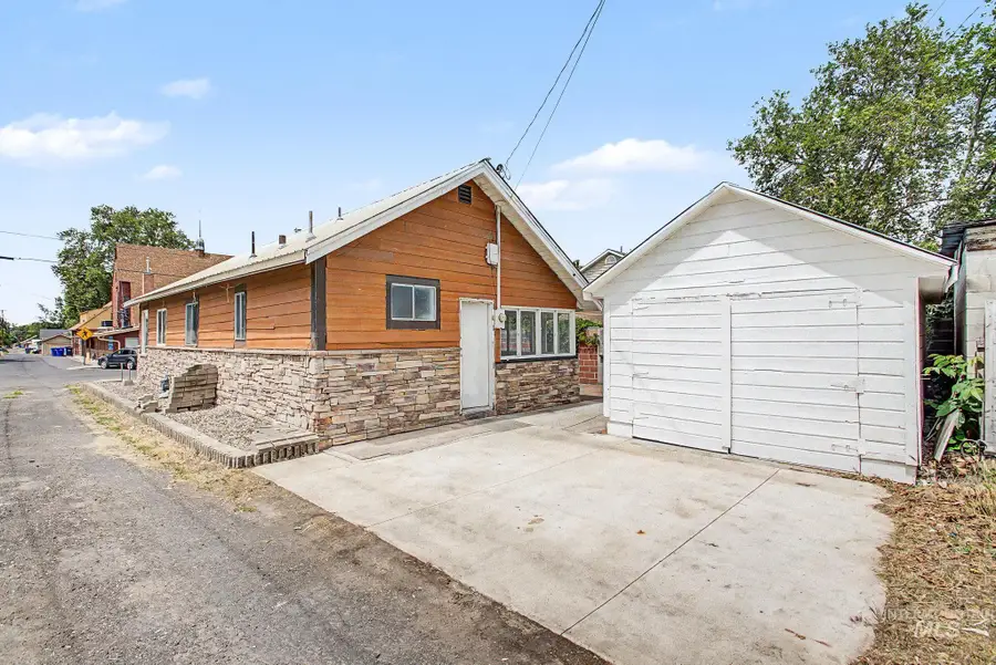 813 10th Street, Lewiston, ID 83501 - #2