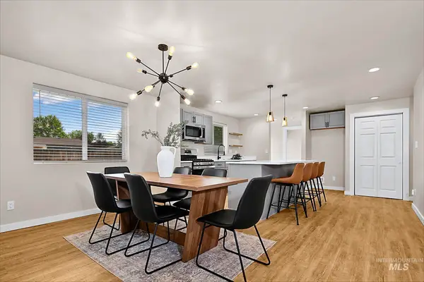 72 S Inverness Dr, Nampa, ID 83651