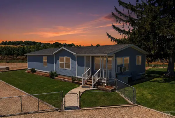 12397 Lake Shore Dr, Nampa, ID 83686