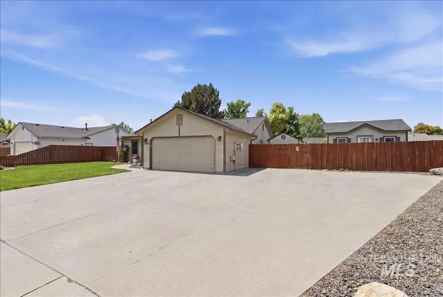 1207 Syringa Pl, Nampa, ID 83686 - #3