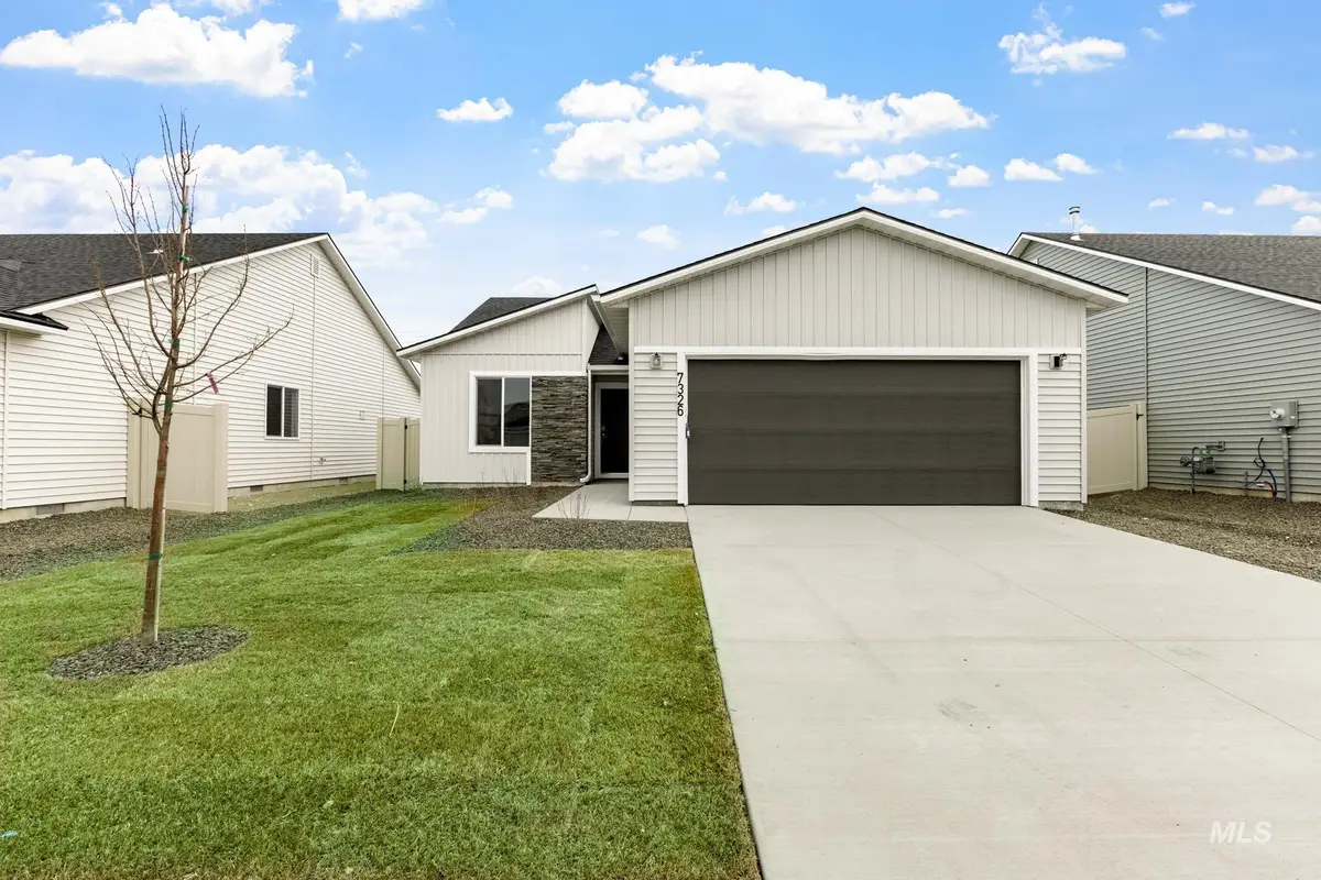 215 W 17th Ave, Jerome, ID 83338 - #1