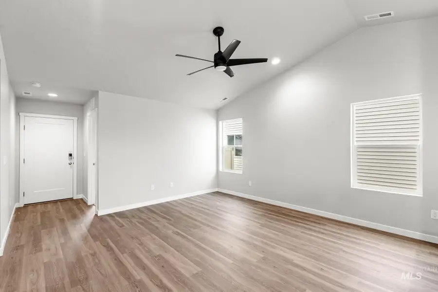 215 W 17th Ave, Jerome, ID 83338 - #2