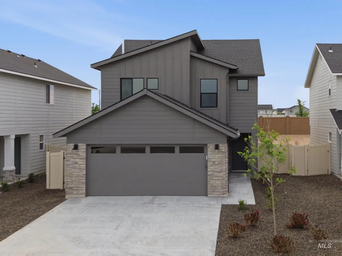 1424 W Braden Dr, Meridian, ID 83642 - #1