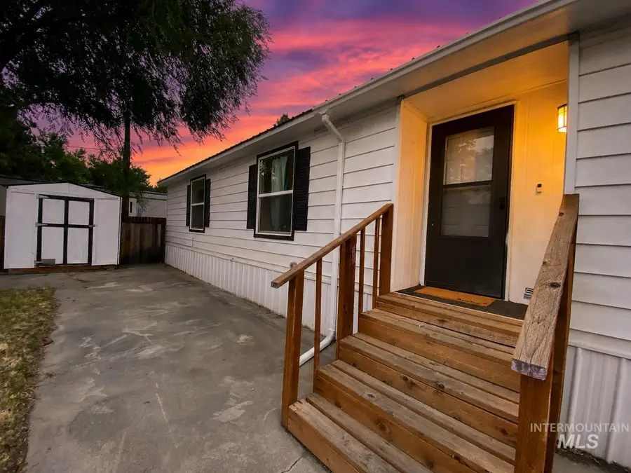 207 E 40th St #Trlr 6, Garden City, ID 83714 - #2