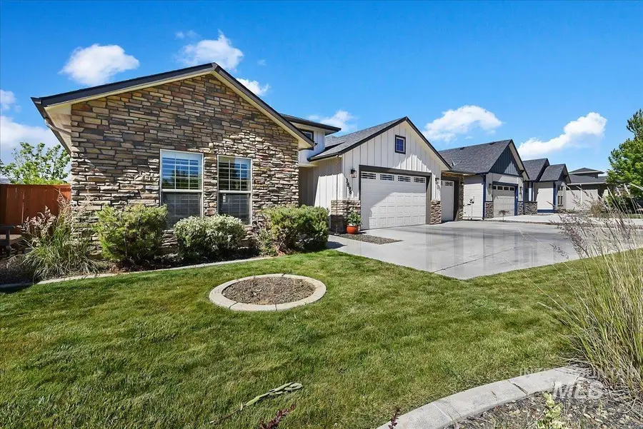 3896 E Forked Deer St, Boise, ID 83716 - #3