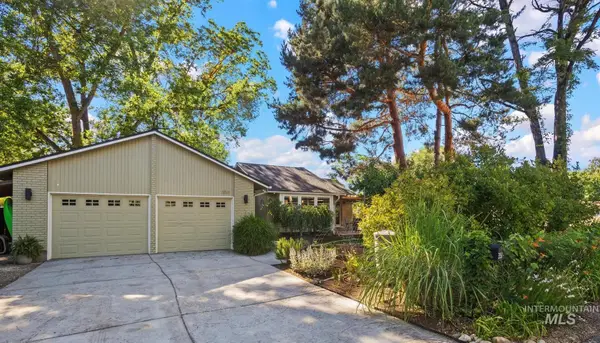3511 N Barberry Dr, Boise, ID 83703