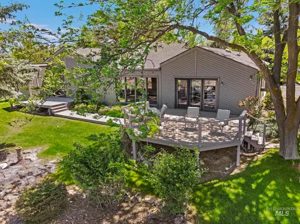 4102 N Canyon Ridge Dr, Twin Falls, ID 83301
