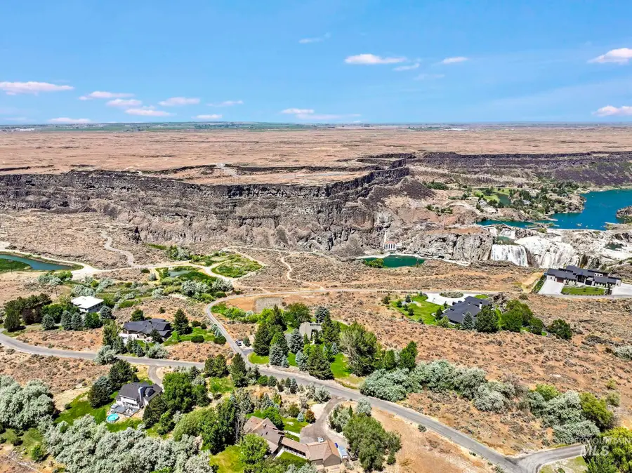 4102 N Canyon Ridge Dr, Twin Falls, ID 83301 - #3
